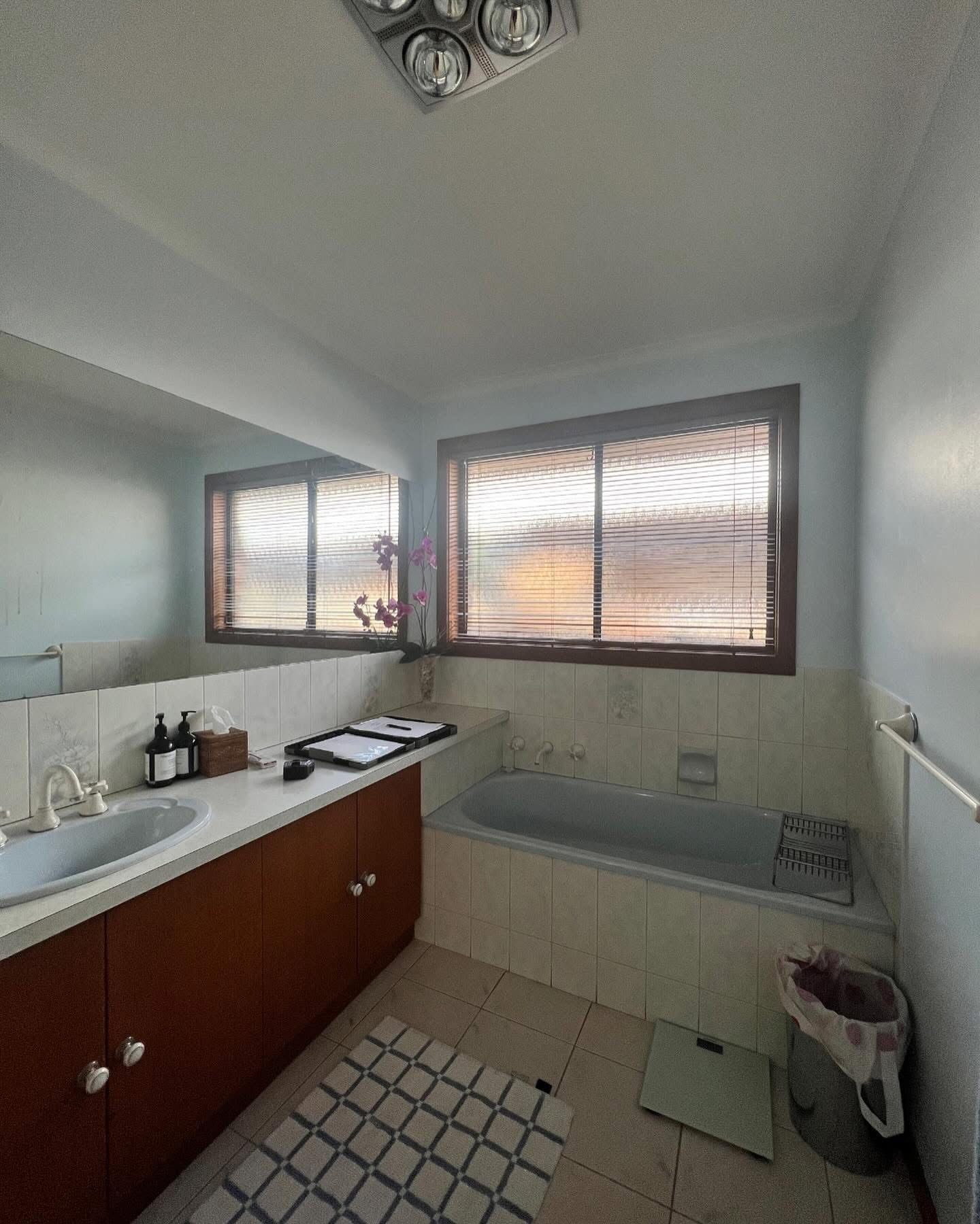Complete bathroom before renovation